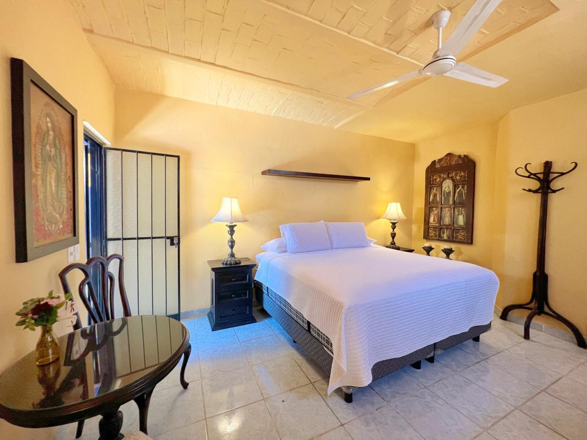 Estrellita'S Bed & Breakfast Ajijic Exterior photo